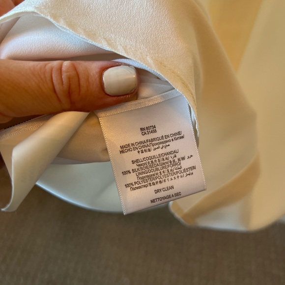 White BCBG sleeveless silk top in great condition. - Picture 4 of 5